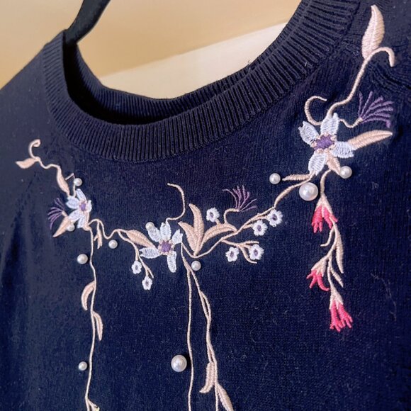 Floral Embroidered & Pearl Sweater (St Johns Bay Cotton Blend Size XL) - Picture 3 of 11